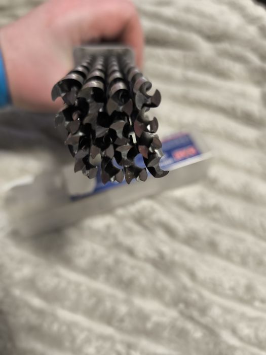 Broca para madeira, longa (Holzbohrer Lang)
Diâmetro: 8 mm
Comprimento