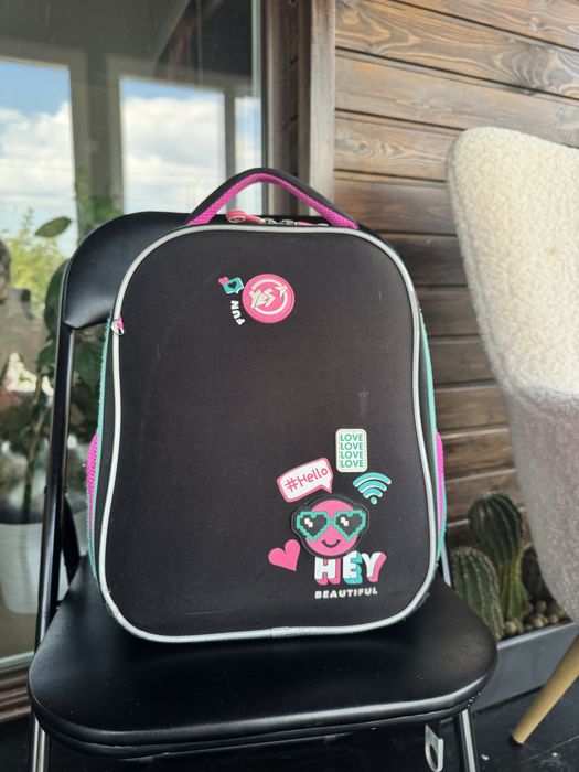 Продам портфель 1-4 клас