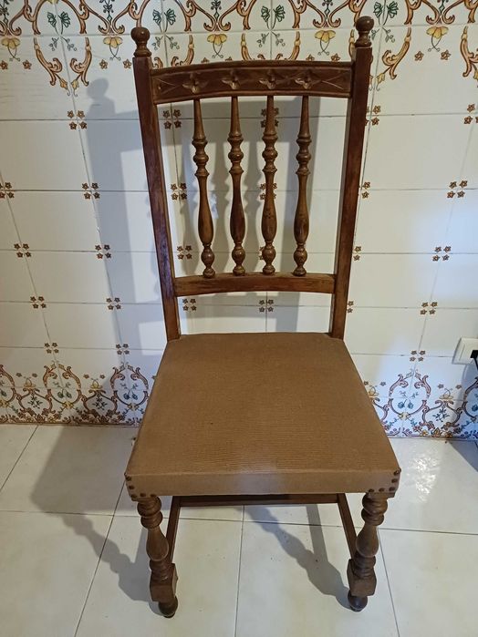 Cama com estrado e colchão E