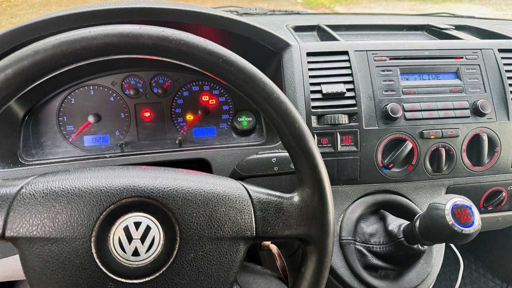 Volkswagen VW Caravelle T5 2.5 TDI 130 KM 9-osobowy 2 komplety opon
