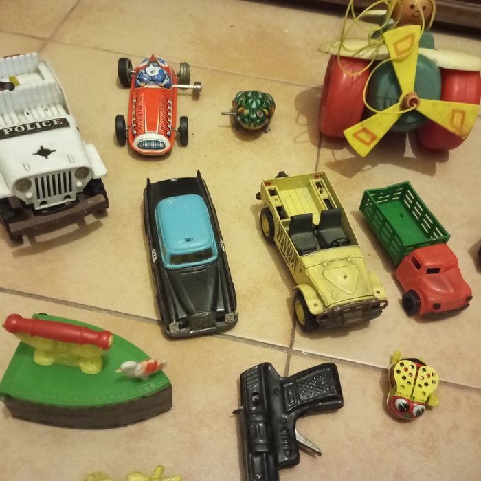 18 brinquedos antigos para restauro