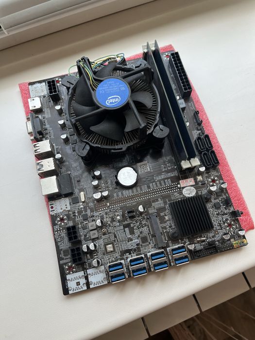 Материнка для майнинга на 8 карт