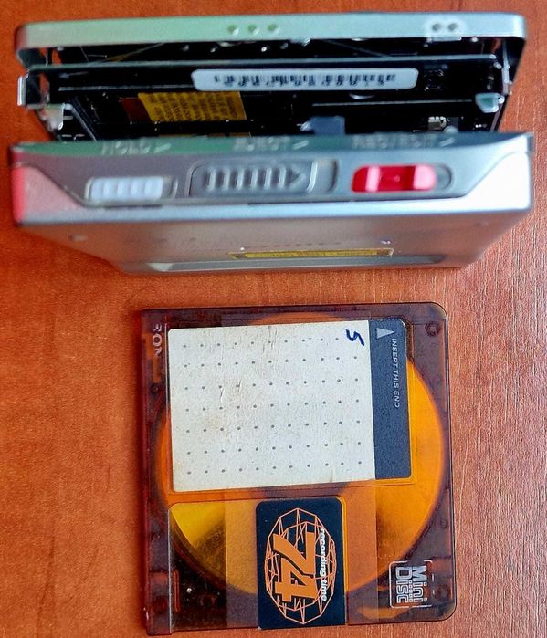 Aiwa Mini Disc recorder - AM-F75
