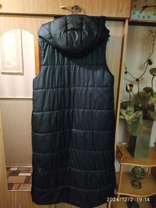 Длинный жилет пальто с капюшоном .