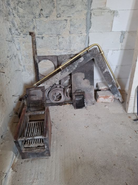 Sprzedam pięć kaflowy po rozbiurce widoczny na zdjęciach.