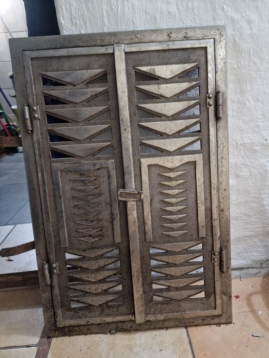 Stalowe drzwi ozdobne kominek wedzarnia