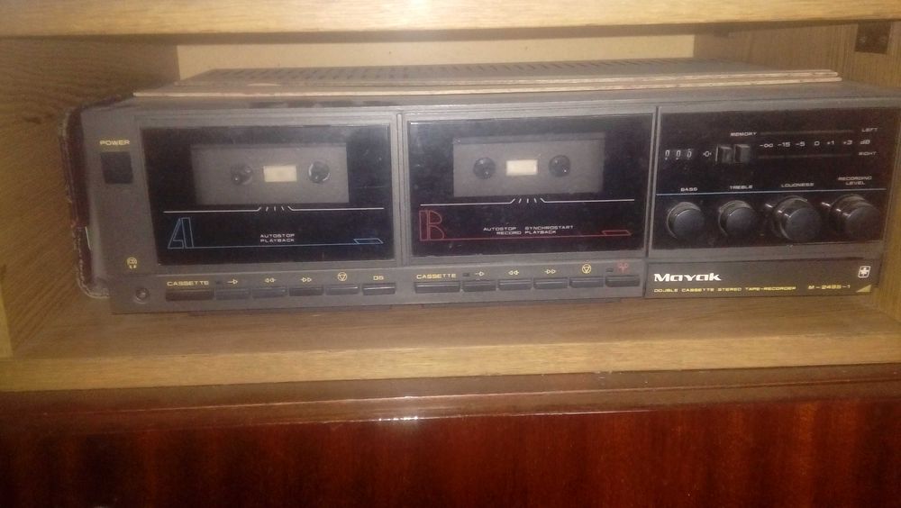 Магнітофон "Маяк".