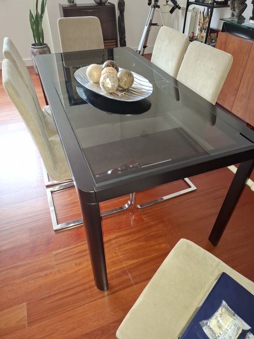 Mesa jantar em vidro e madeira