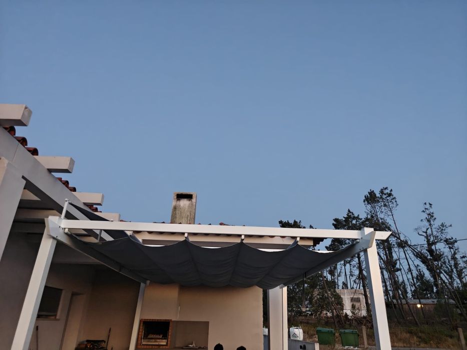 Pérgola branca 3x4M