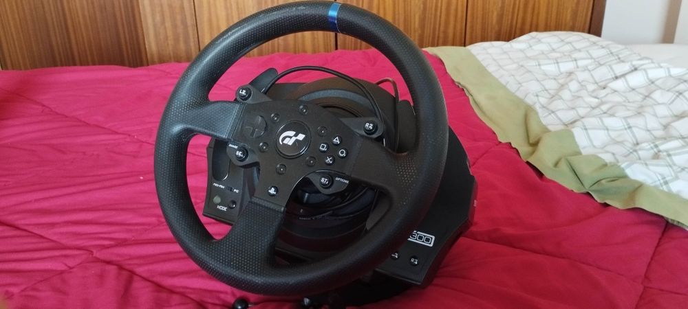 PS5 com leitor CDs + Volante Thrustmaster T300 RS GT + Jogos (Negociável)
