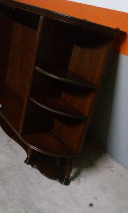 Móvel/Alçado de Armário em Mogno