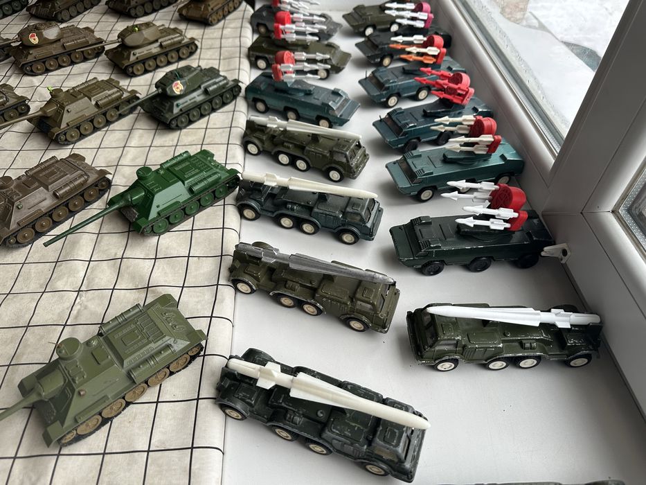 Ігрушка ссср БТР Танк