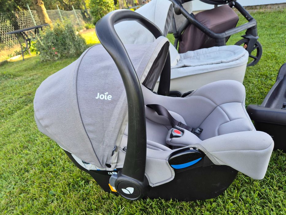 Wózek dziecięcy z fotelikiem samochodowym i bazą ISOFIX