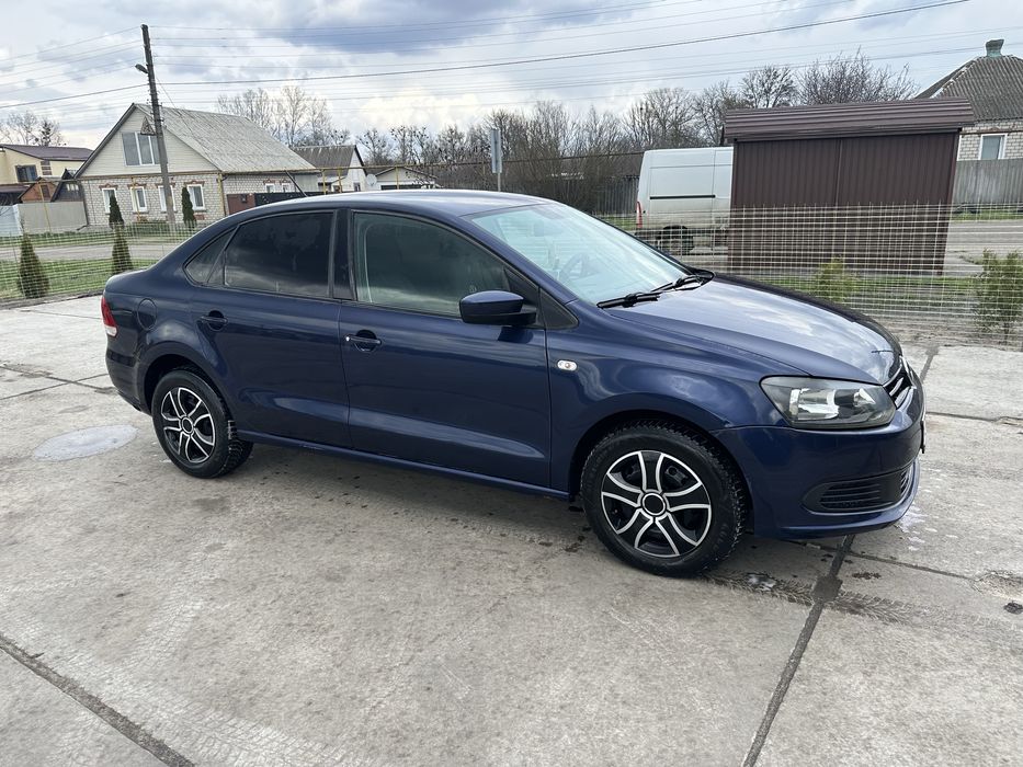 Продам семейный автомобиль