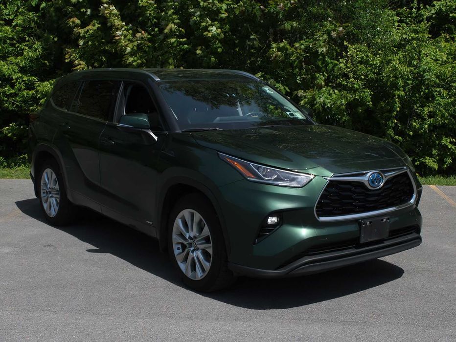 Toyota Highlander Hybrid Limited      2023