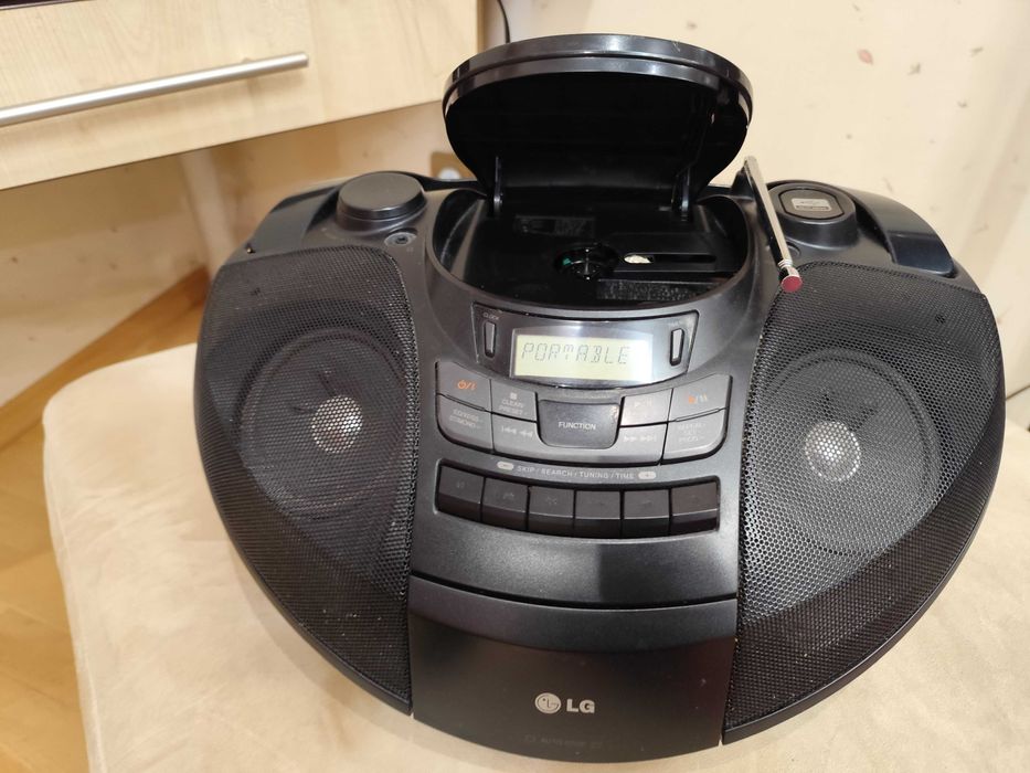 Музыкальный центр LG LPC54