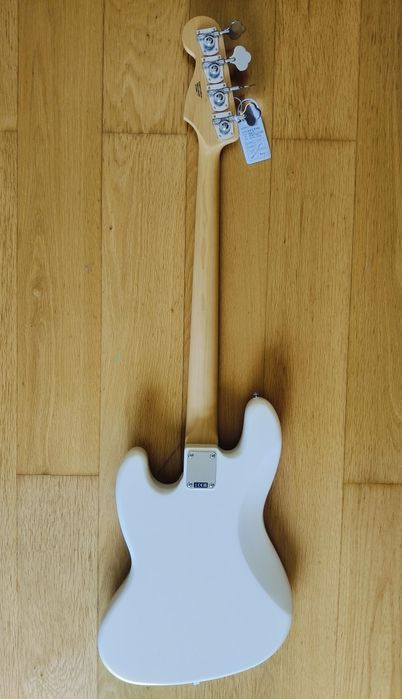 Baixo Fender Jazz Bass igual a novo