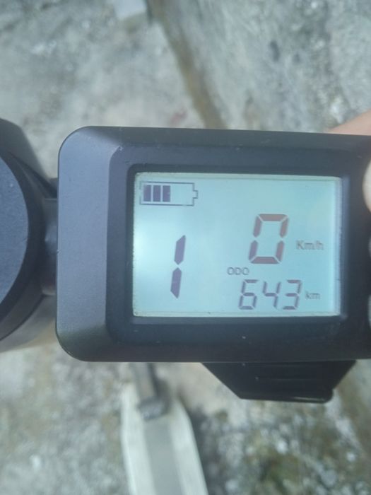 Trotinete elétrica com carregador para peças