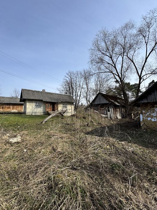 Будинок у с. Вишнів з документами