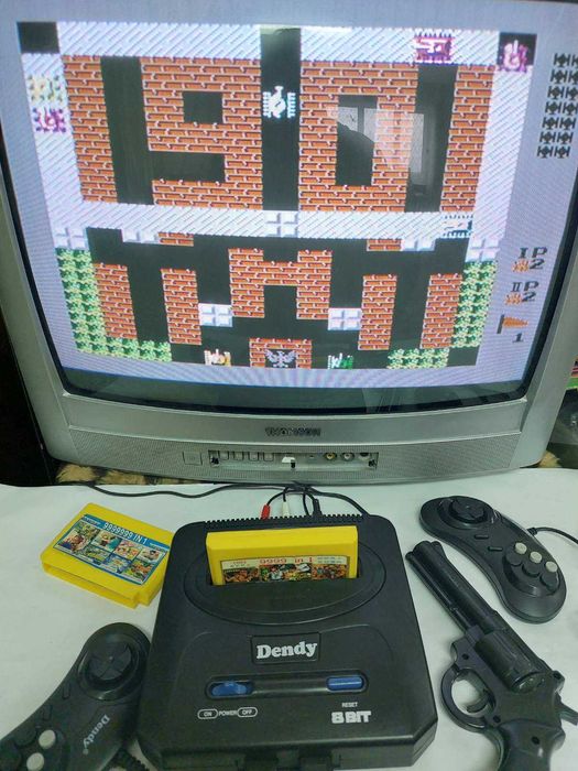 Ігрова приставка денді відмінний стан в коробці з іграми маріо танки.