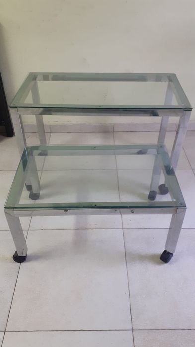 Glass tables with wheels64284105272706121