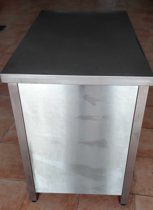 Armário em inox com duas portas!