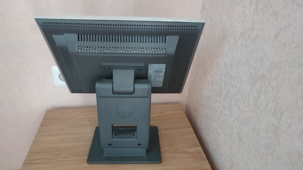 LG монітор до комп'ютера