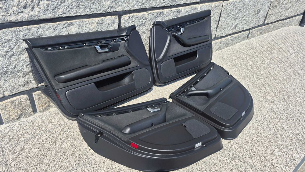 »Quartelas/ Forras das portas AUDI A4 B6-B7 (8E)2000-2008 - SLINE ORIGINAIS em excelente estado* - PRETAS!