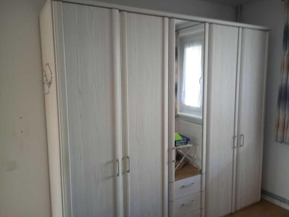 Duża solidna szafa 250cm