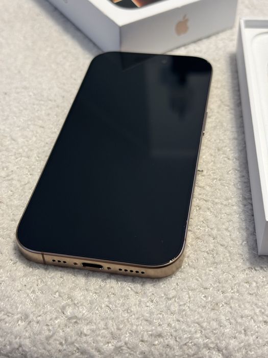 Iphone  16 pro tylko 313 cykli