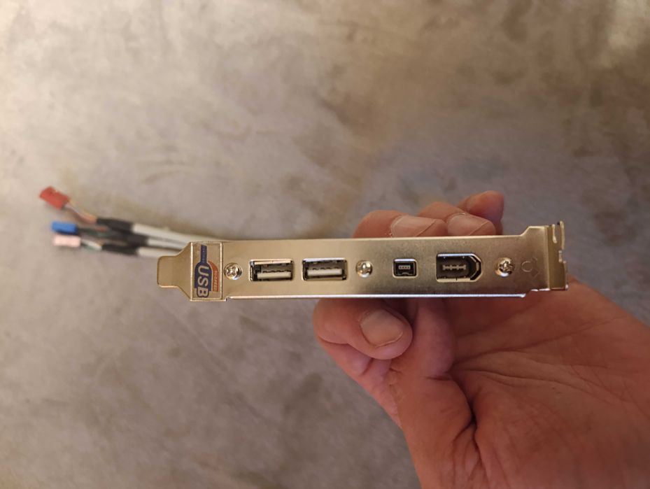 Śledź do obudowy komputera 2x USB 2.0 i 2x Firewire