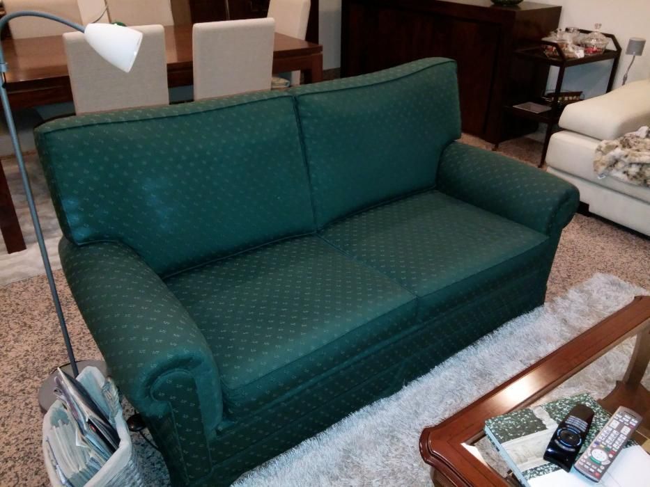 Sofá dois/três lugares com cama