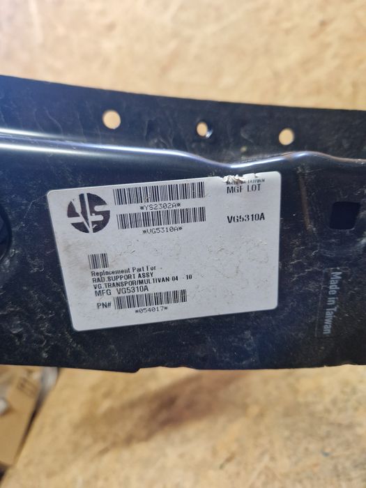 Pas przedni vw transporter T5 Multivan