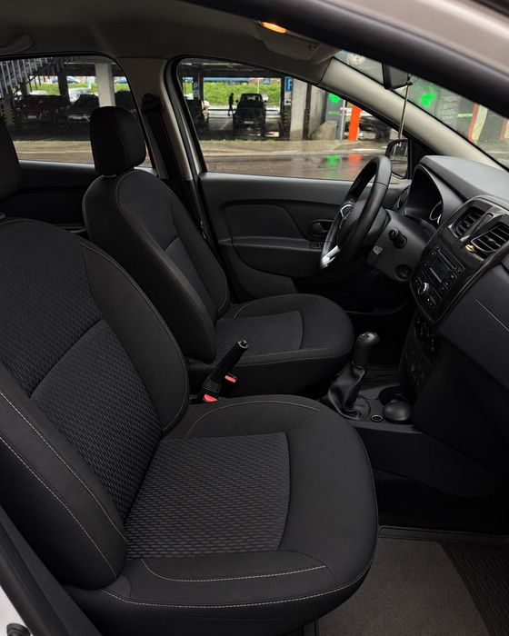 Продаж автомобіля Renault Logan
