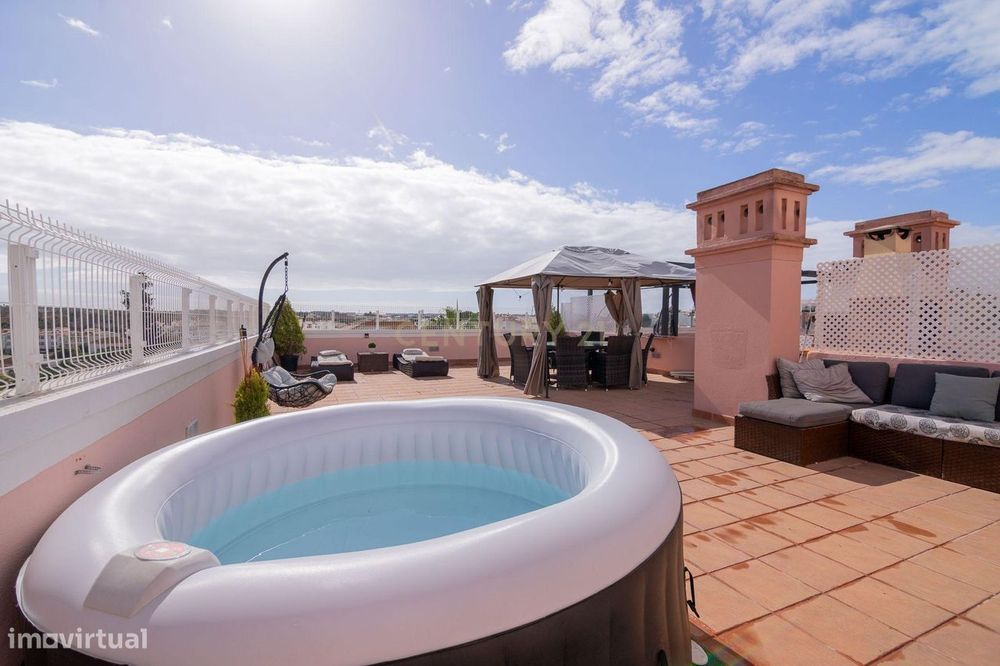 Fabuloso Apartamento De Luxo T2 + 1 De Grandes Dimensões Completamente