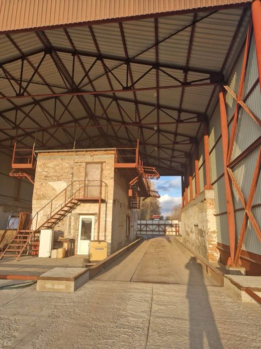 Продаж комплексу складських та виробничих приміщень