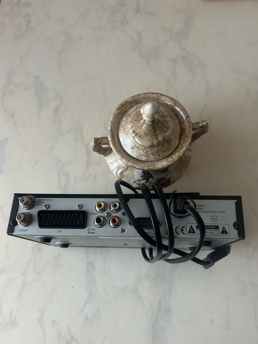 Продам спутніковий тюнер Европейску б/у