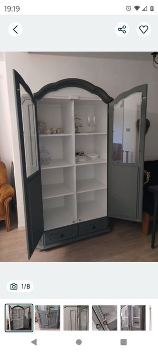 Kredens drewniany w odcieniu  szałwi
