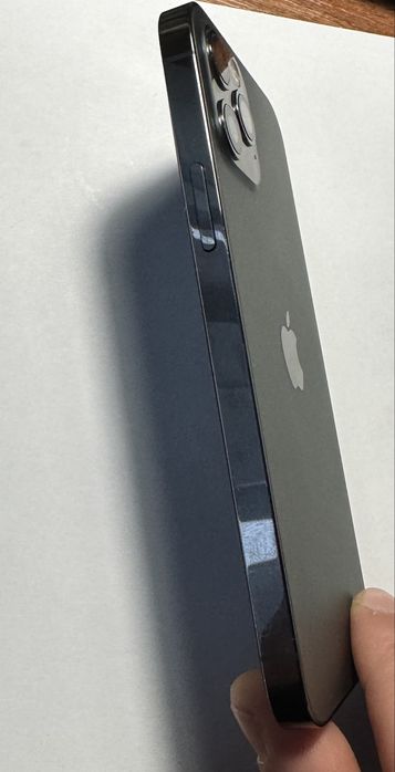 Продам Iphone 12 pro