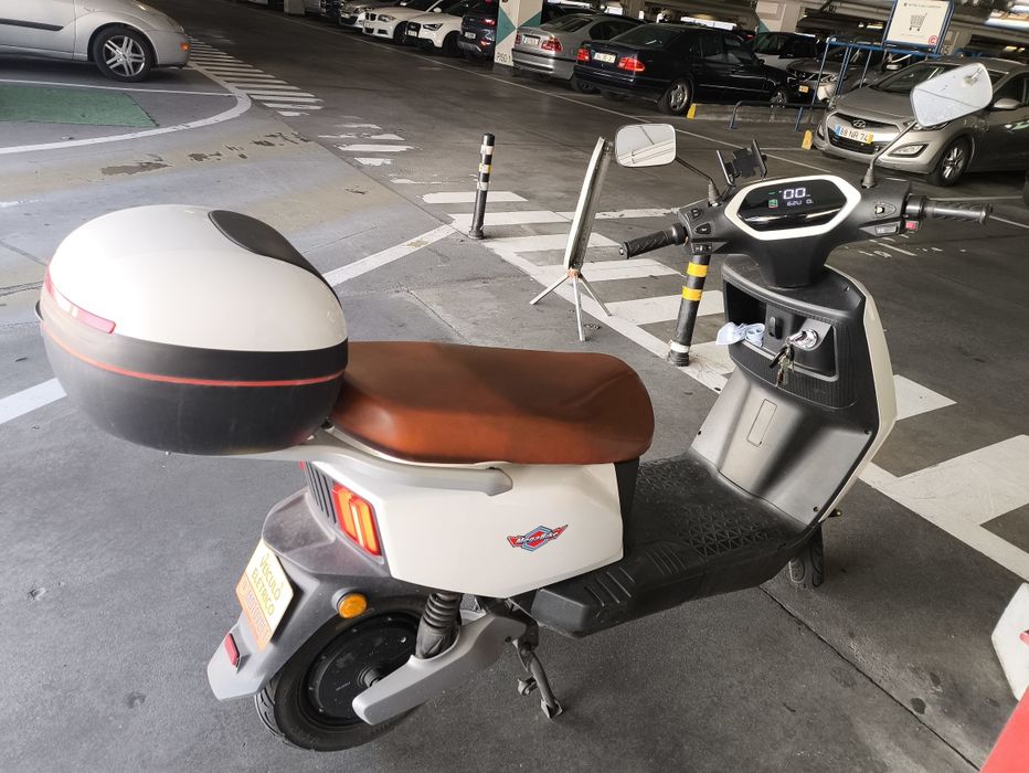 Moto electrica city batería litio 60 v 30 ah