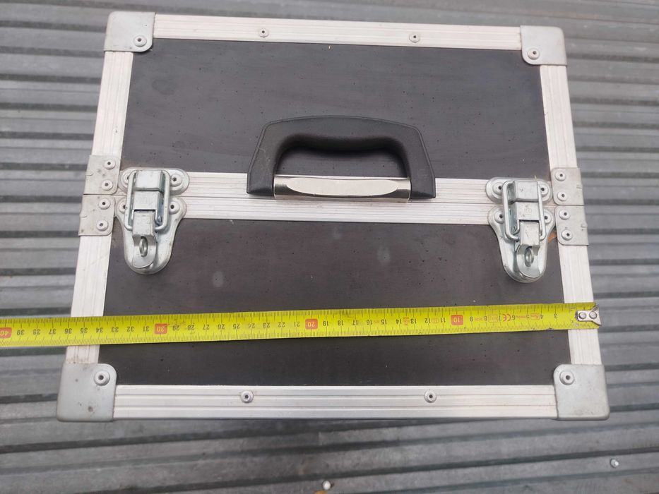 Kufer kosmetyczny masywny