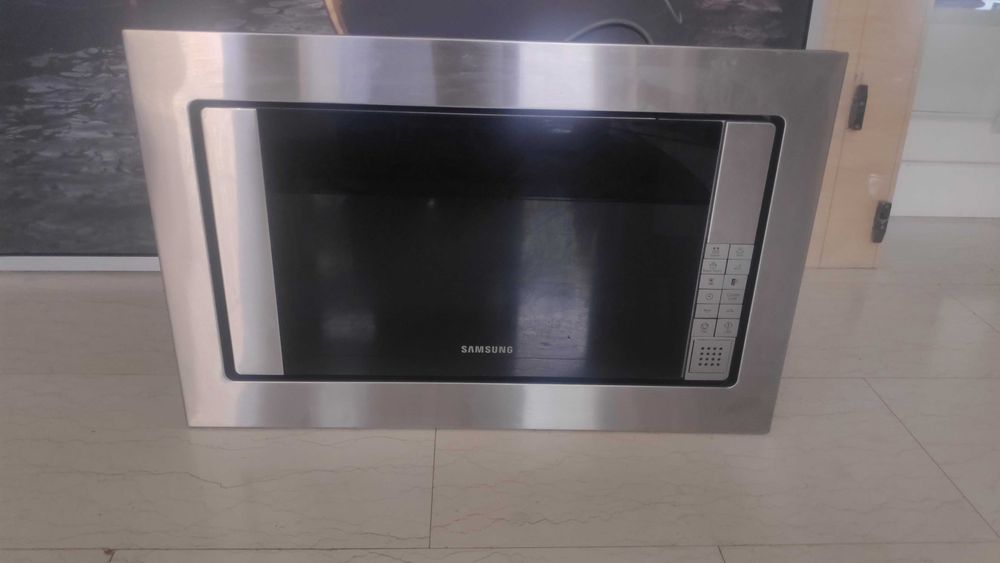 Kuchenka mikrofalowa do zabudowy Samsung FW87KUST do naprawy W-wa
