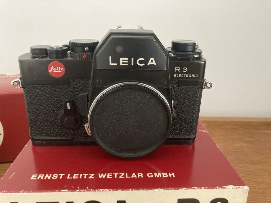 Leica r3 z objektywem VARIO-ELMAR-R 1:4,5 / 75-200mm