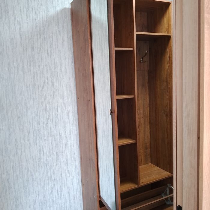 Продам шкаф в прихожую