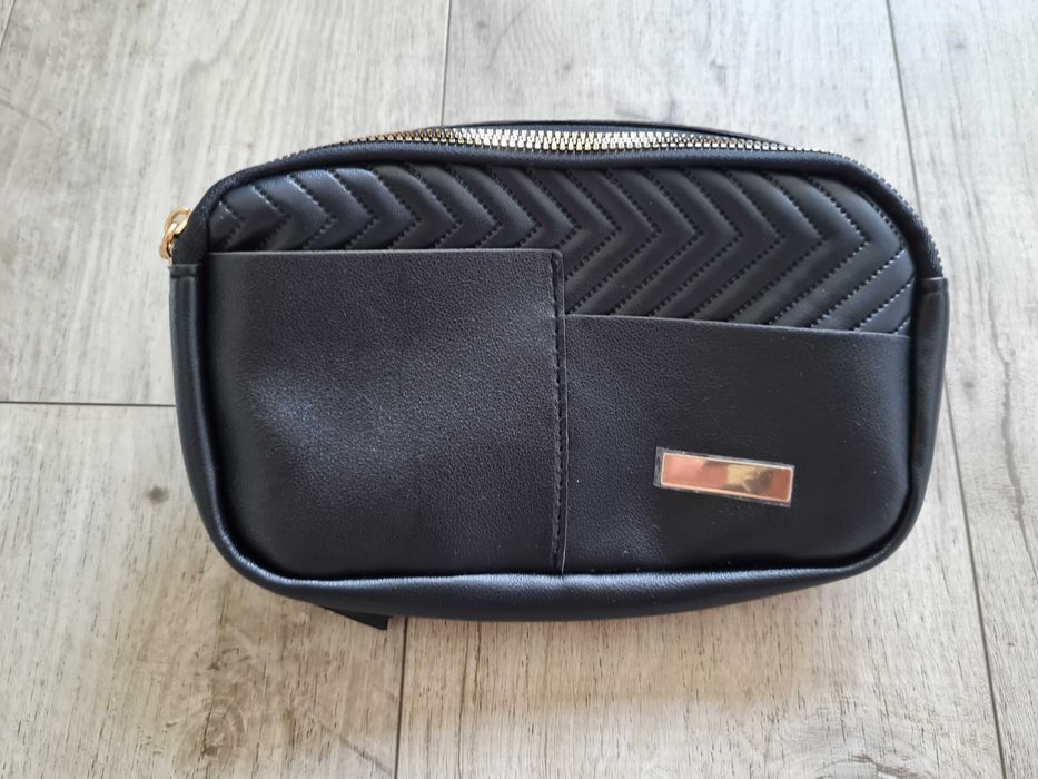 Nowa torebka saszetka nerka crossbody czarna