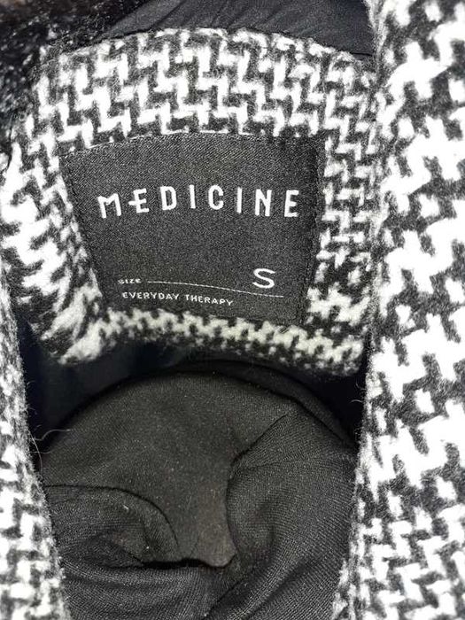 Płaszcz w kratę Medicine