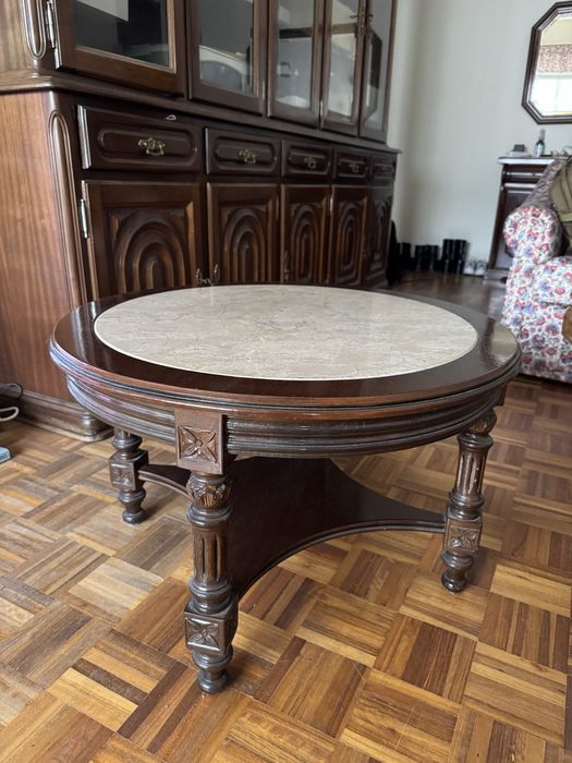 Mesa de apoio em mogno e pedra de marmore