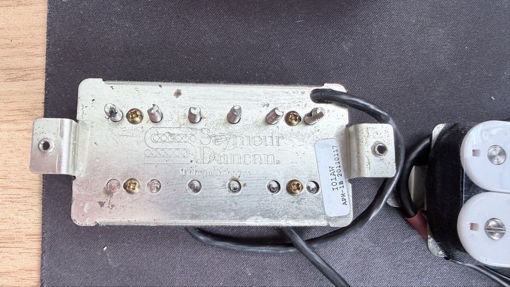 Pickups Seymour Duncan e Roswell e Fender