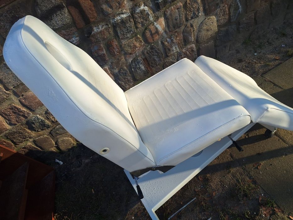 Fotel kosmetyczny biała skóra .