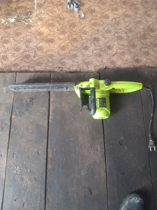 Єлектропилка grunhelm